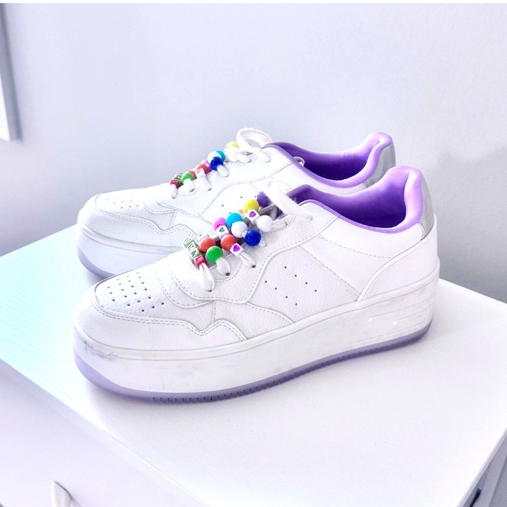 Chuncky white and purple platform sneaker size 6.5